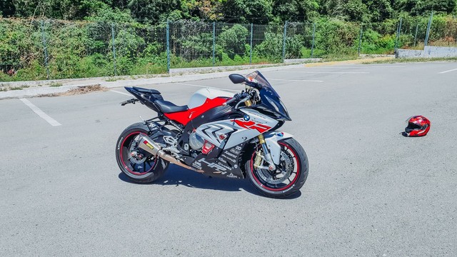 BMW S1000RR 2018 MUITO NOVA, COM 10 MIL KMS.