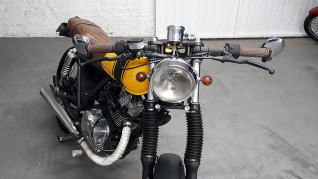 SUZUKI INTRUDER CAFÉ RACER