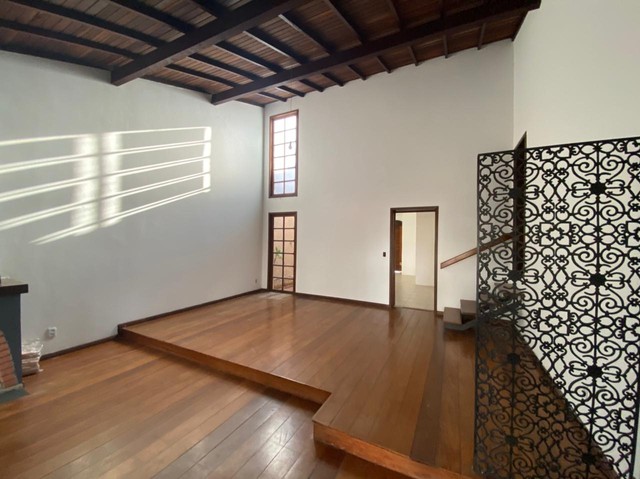 Casa para venda possui 303 metros quadrados com 3 quartos em Chácara das Pedras - Porto Al - Foto 2