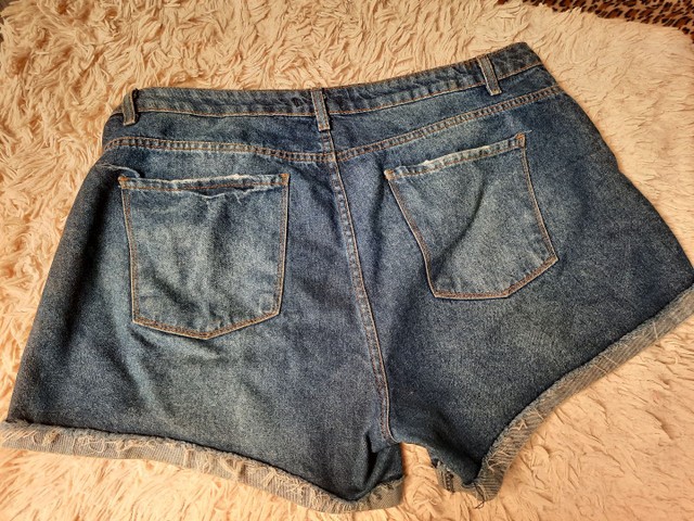 short tamanho 46