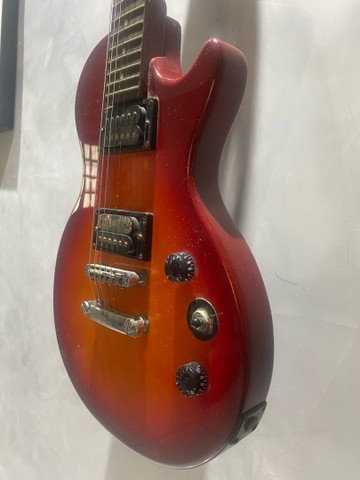 Guitarra Les Paul Epiphone Special 2 + Pedaleira 