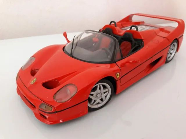 MINIATURA FERRARI F.50 ESCALA 1/18