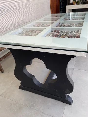 Mesa de madeira com nichos para fotos com tampo de vidro temperado - Foto 2