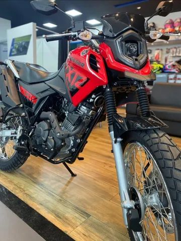 Yamaha Crosser 150 chega na versão 2024 sem grandes mudanças