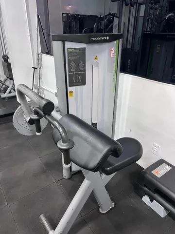 Máquina de tríceps musculação Moviment 