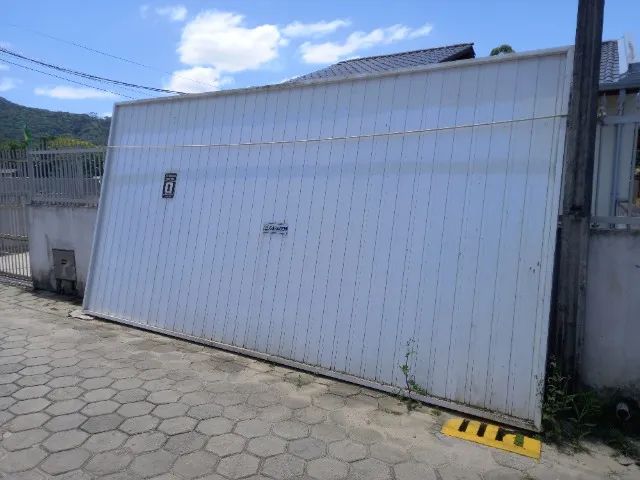 Portão de Garagem de Alumínio Branco Reforçado - Modelo de Correr - Foto 4
