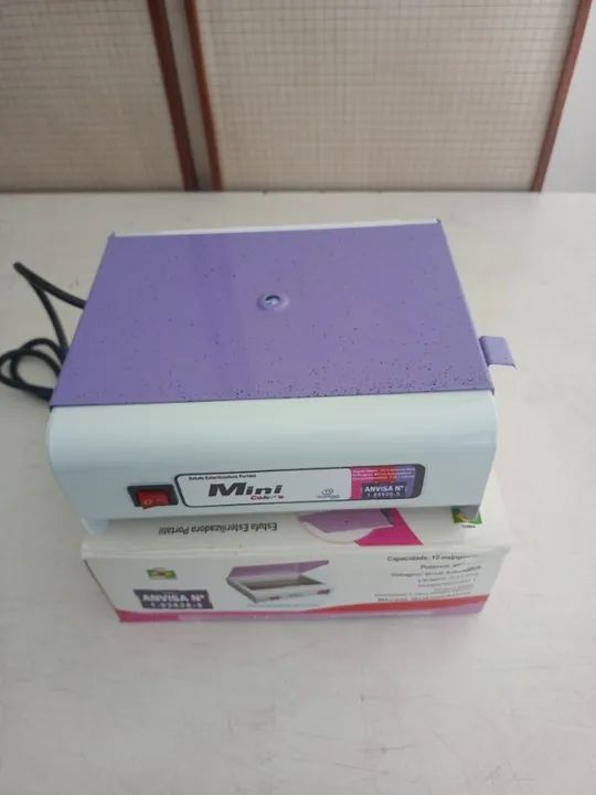 Estufa Esterilizadora Portátil Bi Volt , bom estado  , Mini Color's , usada !