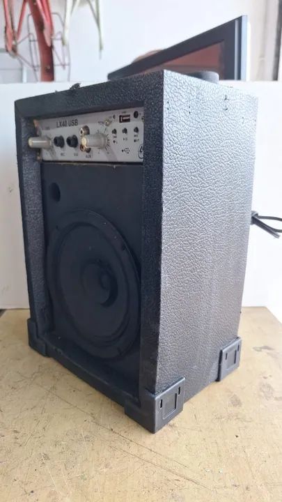 Amplificador LL 10Watts USB, RCA, Guitarra e mic Funcionando 110/220v 149,00 Pix - 2309 - Foto 3