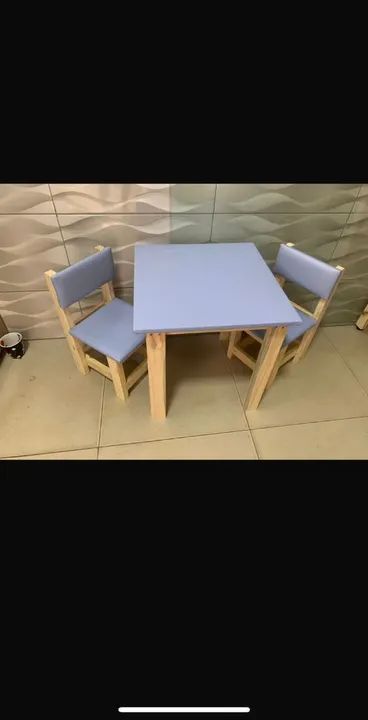 Mesa azul claro
