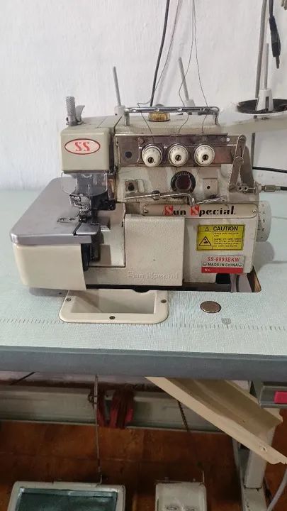 Máquina de Costura Overlock Sun Special SS-8803BKW