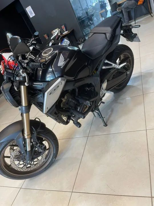 Honda CB 650R 2023 - Impecável - Foto 5