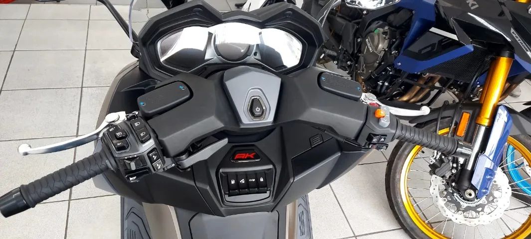 Kymco AK 550 Premium 0km 2024/2025 Marrom - Foto 4