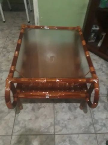 Mesinha de centro de madeira com tampa de vidro - Foto 2