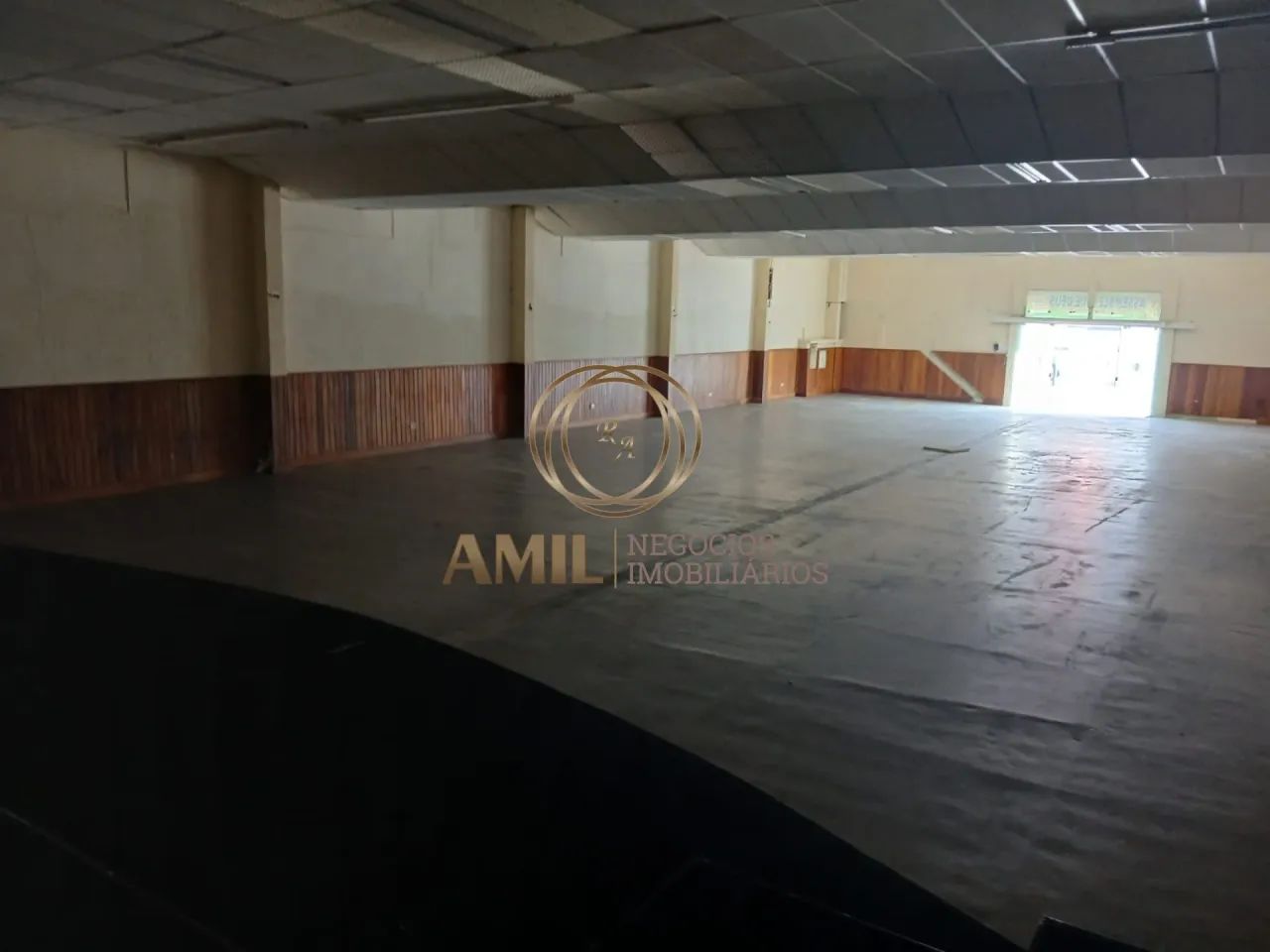 LJC RA AMIL Aluga Galpão Comercial 640m² na região central de São José dos Campos - SP