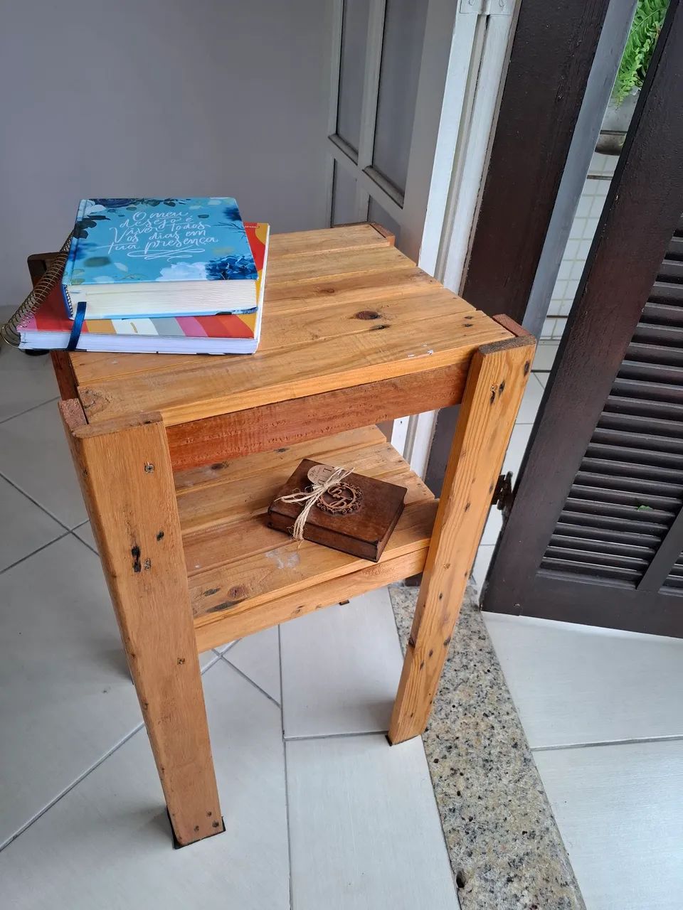 Mesa de madeira rústica
