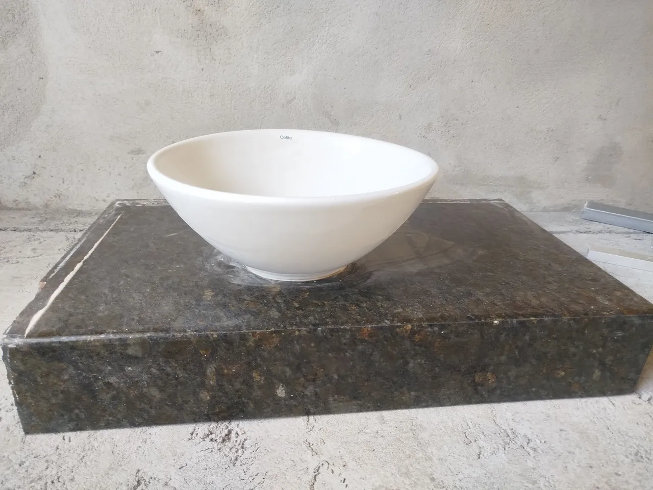 Cuba de Cerâmica para Banheiro - Design Moderno