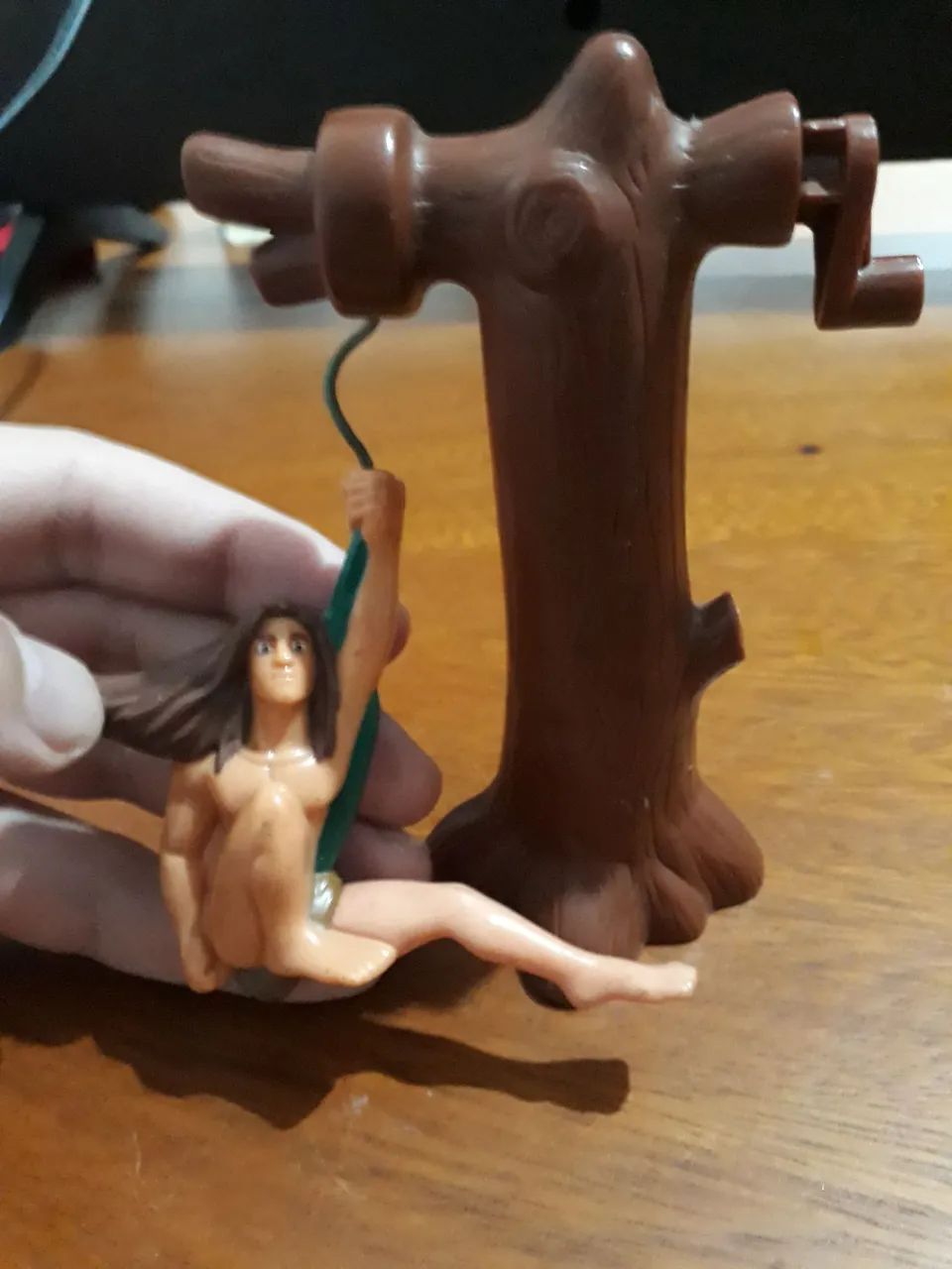 Bonecos Tarzan e o gato de botas - Disney - Foto 4