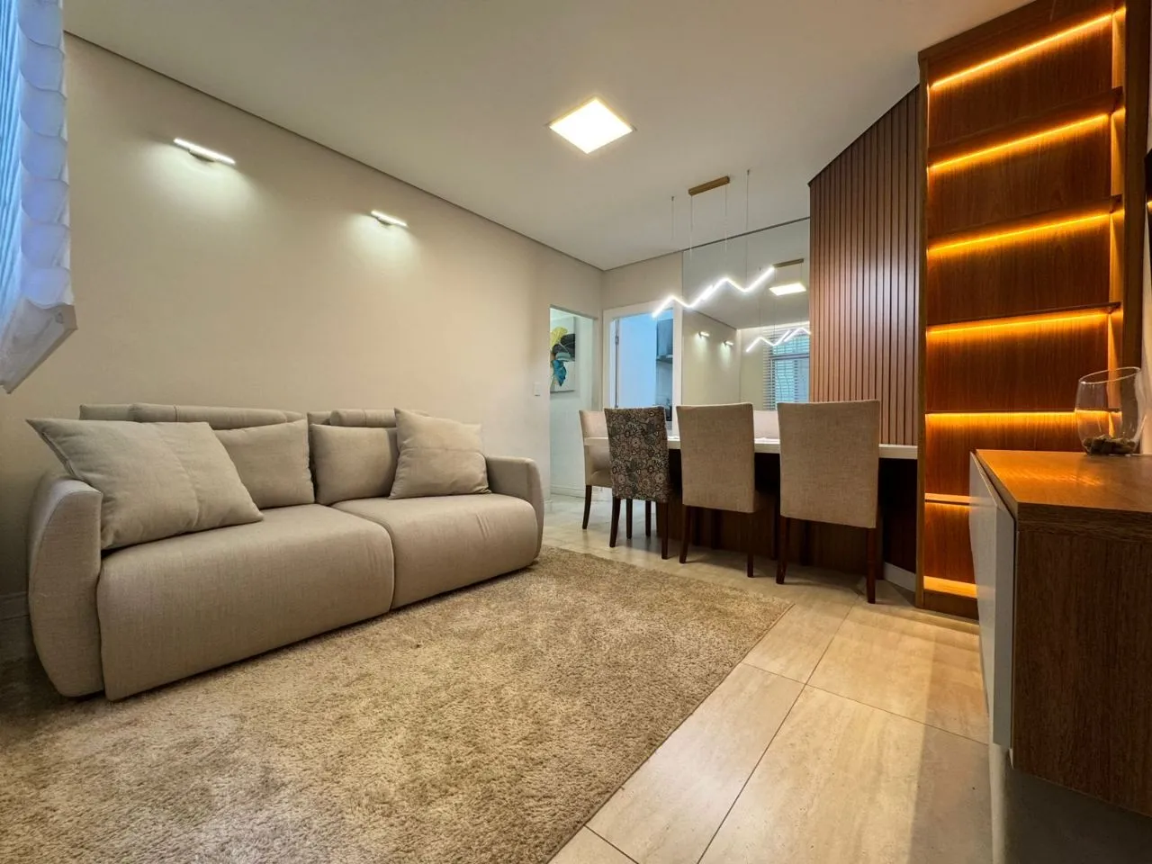 Apartamento no Camargos 3 quartos com suite e varanda