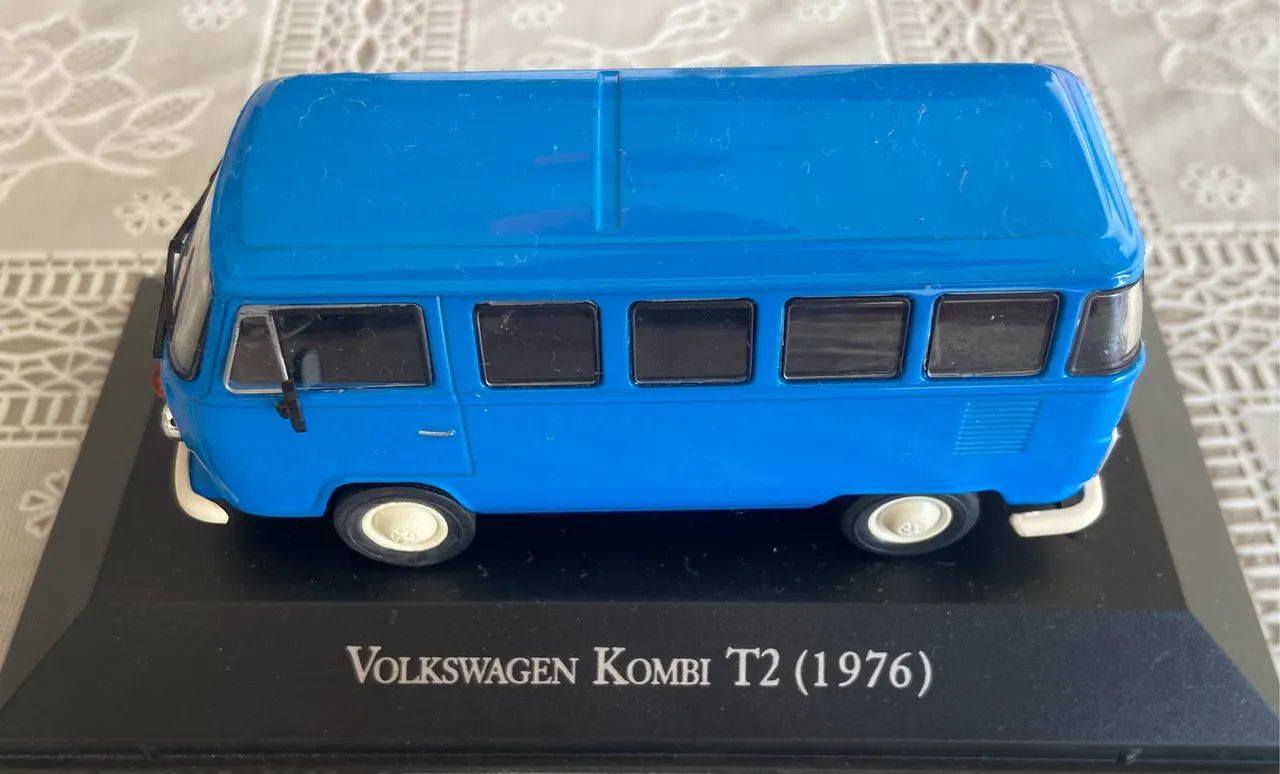 VW Kombi T2 1976 - Miniatura Colecionável