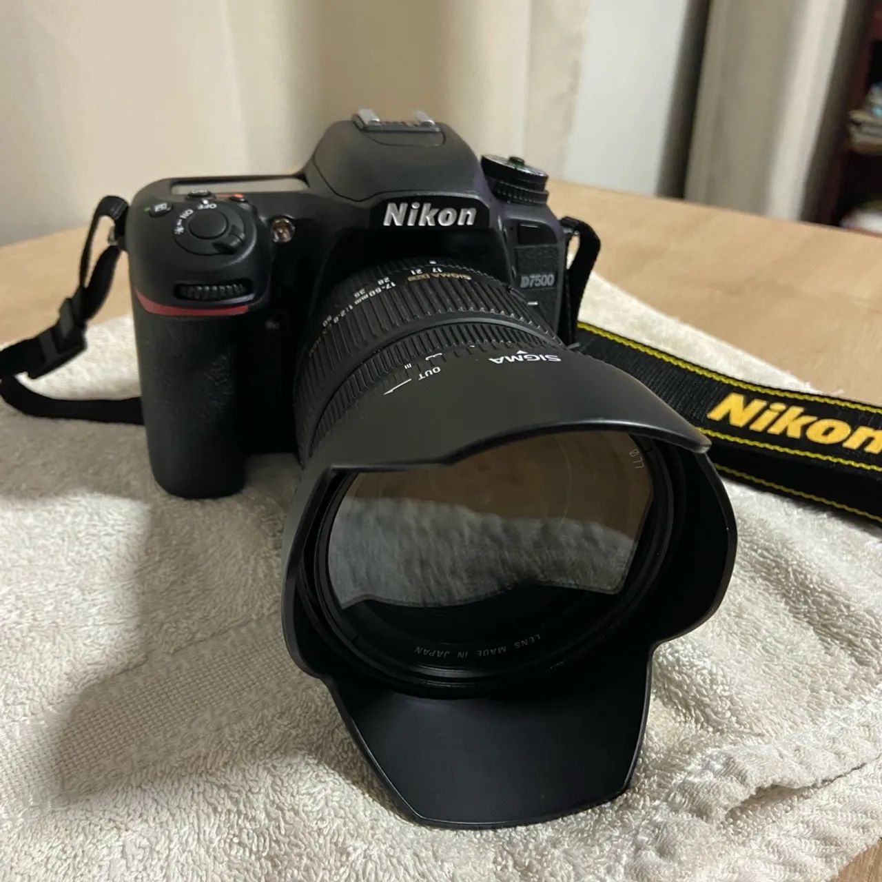 Câmera Nikon D7500 com Lente Sigma