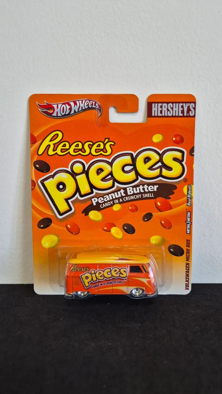 Hot Wheels Volkswagen T1  Reese's Pieces Panel Bus  - Foto 5