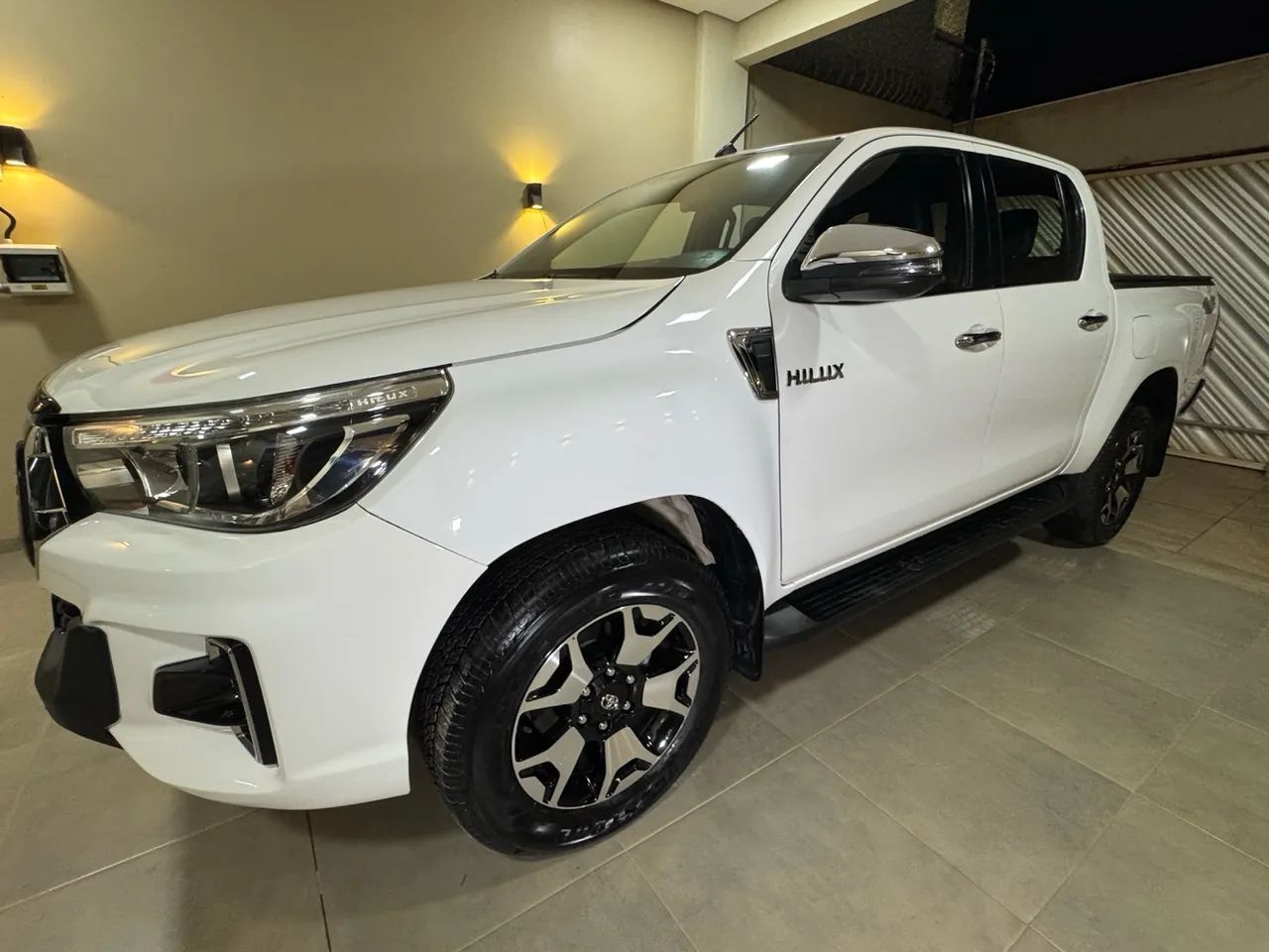Hilux srx edição 50 anos apenas 51 mil km   - Foto 2