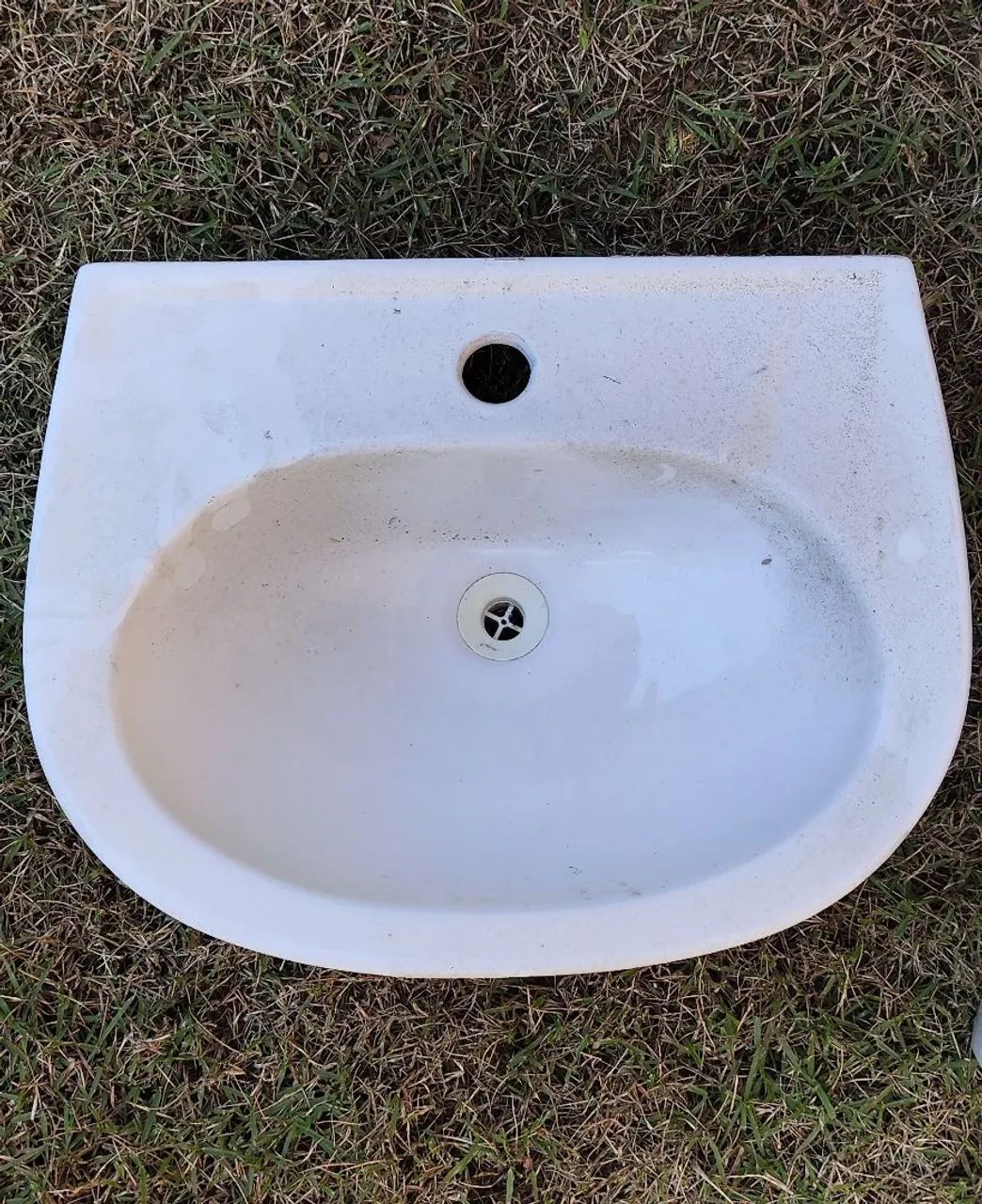 Bathroom sink64985852661123121