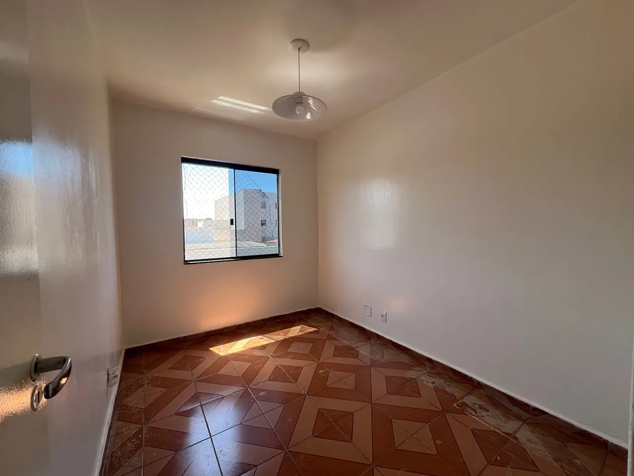 Vendo apartamento na QI 18 Guará I. Oportunidade!