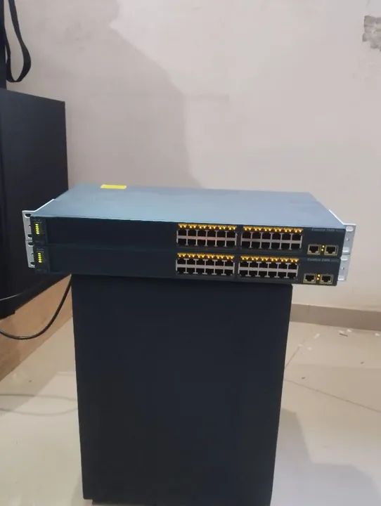Switch Cisco Catalyst 2960 24p - Foto 2