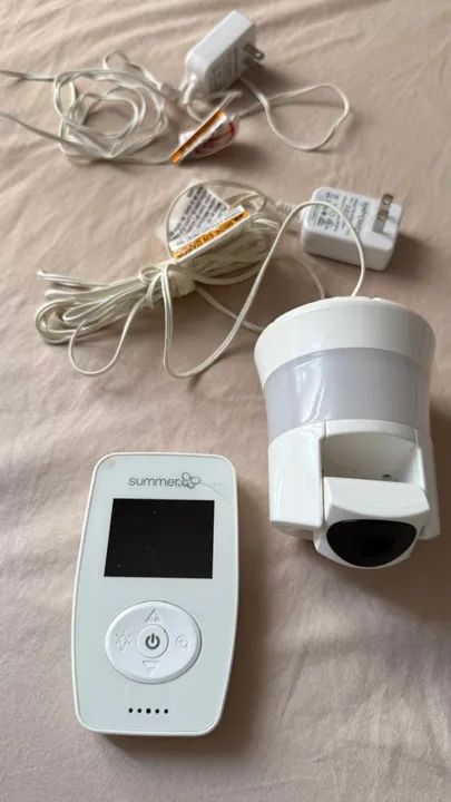 Baba Eletrônica câmera com fio e  monitor recarregável - Foto 4