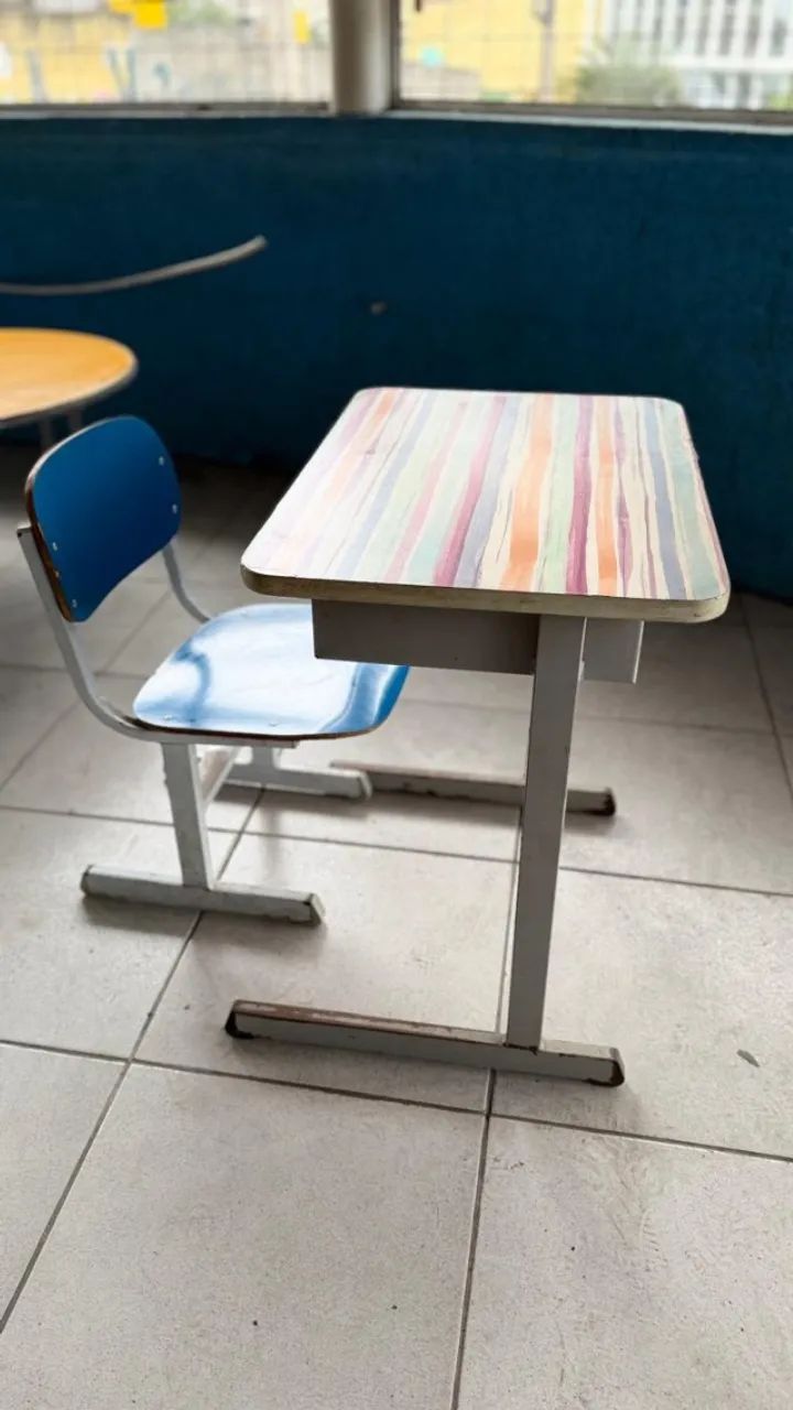 Mesa e cadeira escolinha infantil - usada - Foto 3
