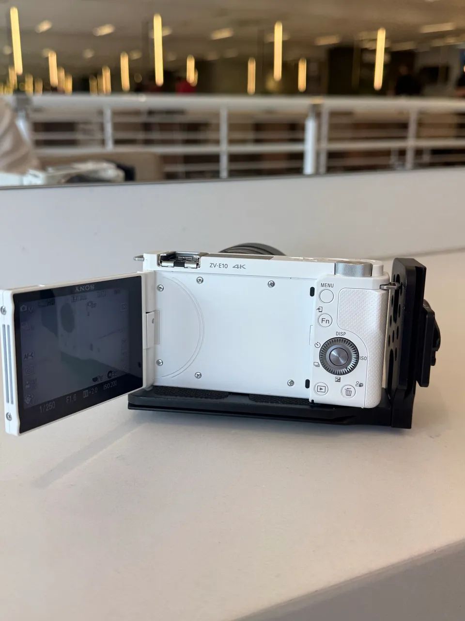 Camera Zve10 branca kit completo + lente 23mm e 56mm viltrox e