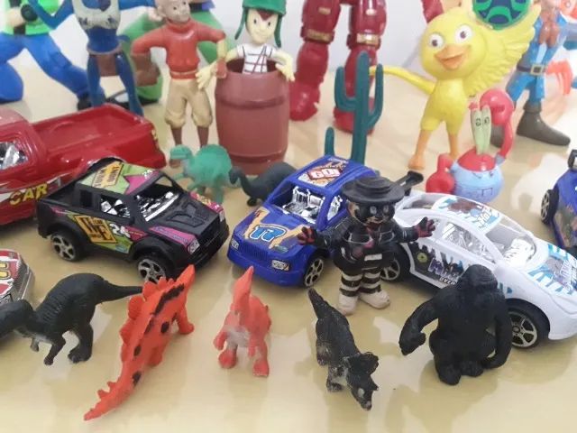 Coleção de bonecos diversos - Foto 4