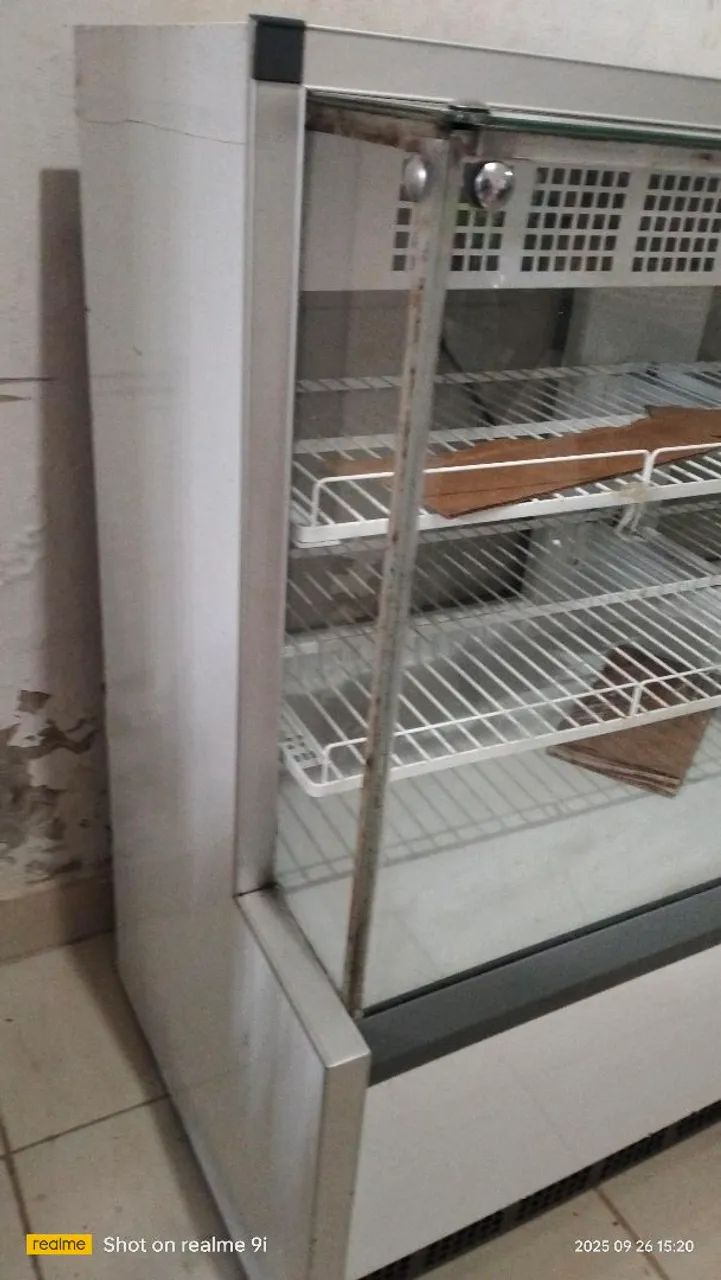 Expositor Refrigerado Gelopar para Tortas ,Bebidas e  Alimentos - Foto 3