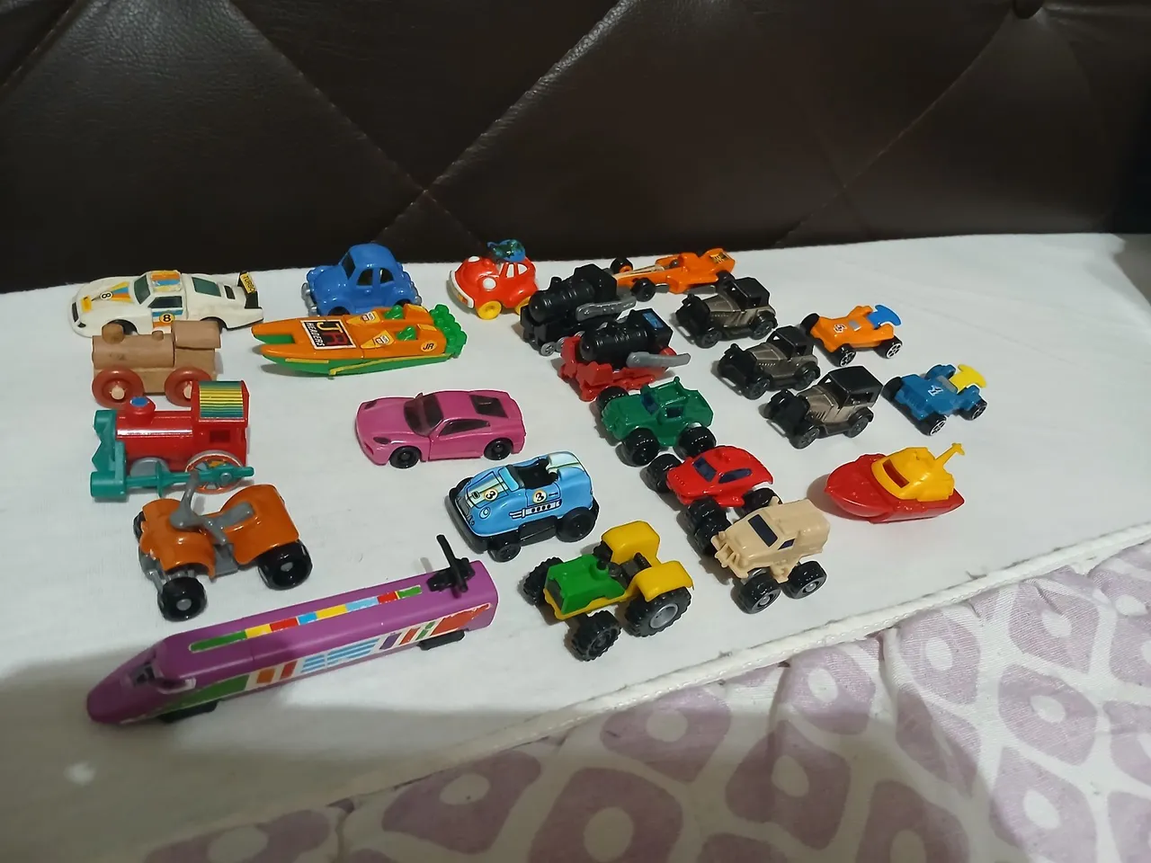 Kinder ovo Miniaturas de Carros