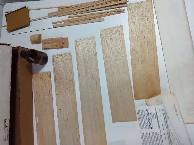 Antigo Kit Para Montar Aeromodelo Vespinha Movido A Elástico Madeira Balsa - Foto 6