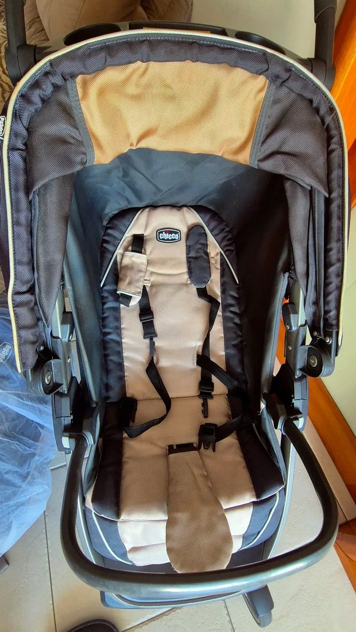Carrinho de Bebê Bravo/Chicco com Bebê Conforto e Base Isofix  - Foto 5