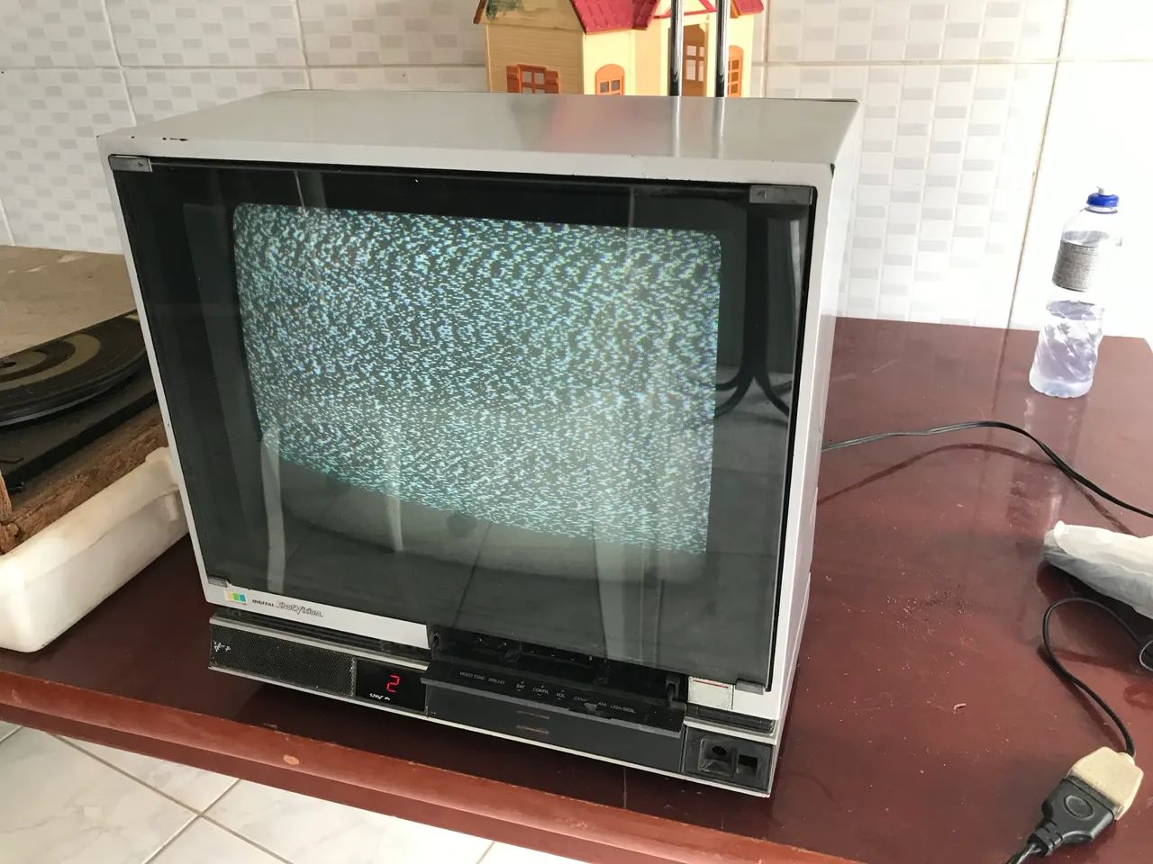 TV Sharp 14 c 1490 A funcionando - TVs - Jardim Gonçalves