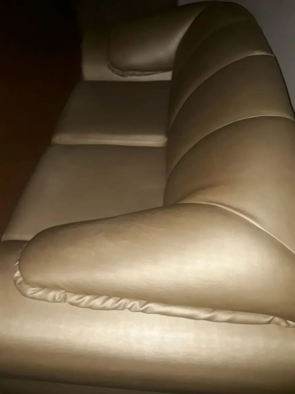 Sofá 3 lugares bege ótimo estado!64842833175809122