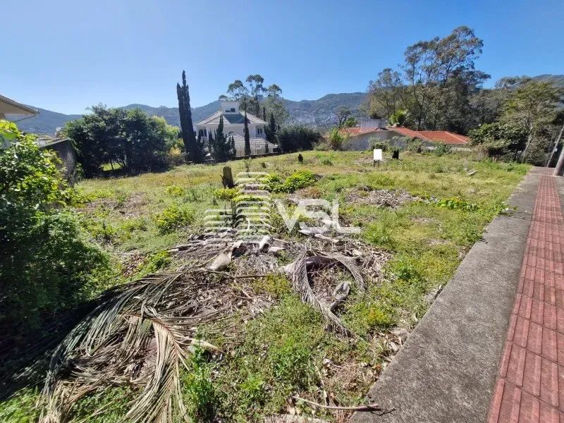 Terreno João Paulo com 815 m², bem localizado e com vista para o Mar