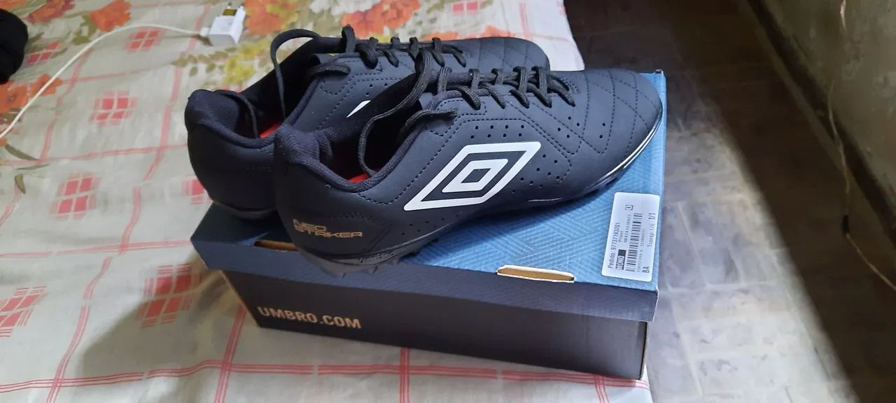 CHUTEIRA UMBRO Calcados Esportivos Brasilia Feira de Santana 1375335434 OLX