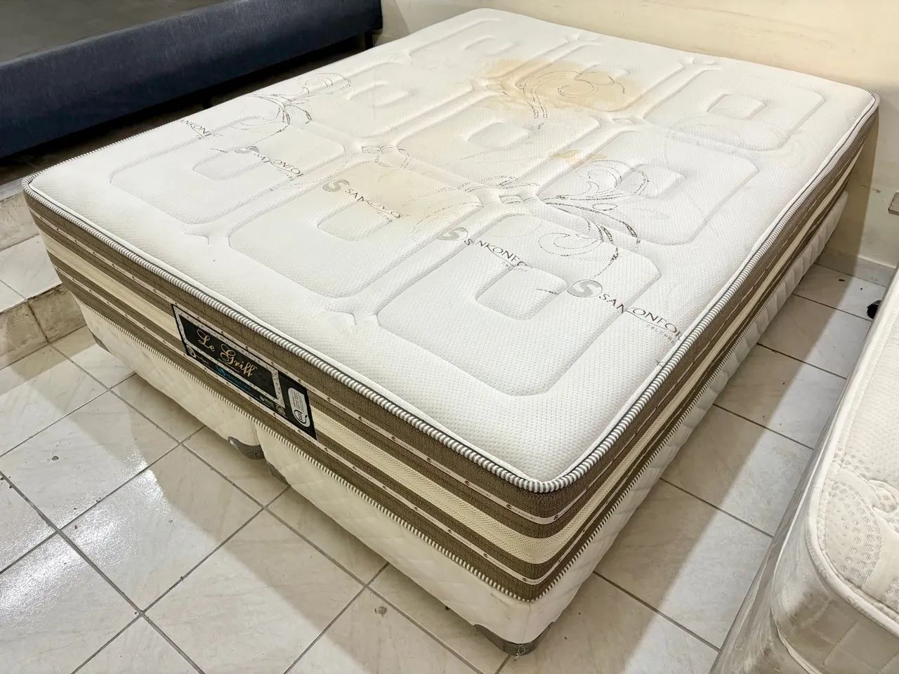 Cama box de casal Queen , cama Queen size  - Foto 3