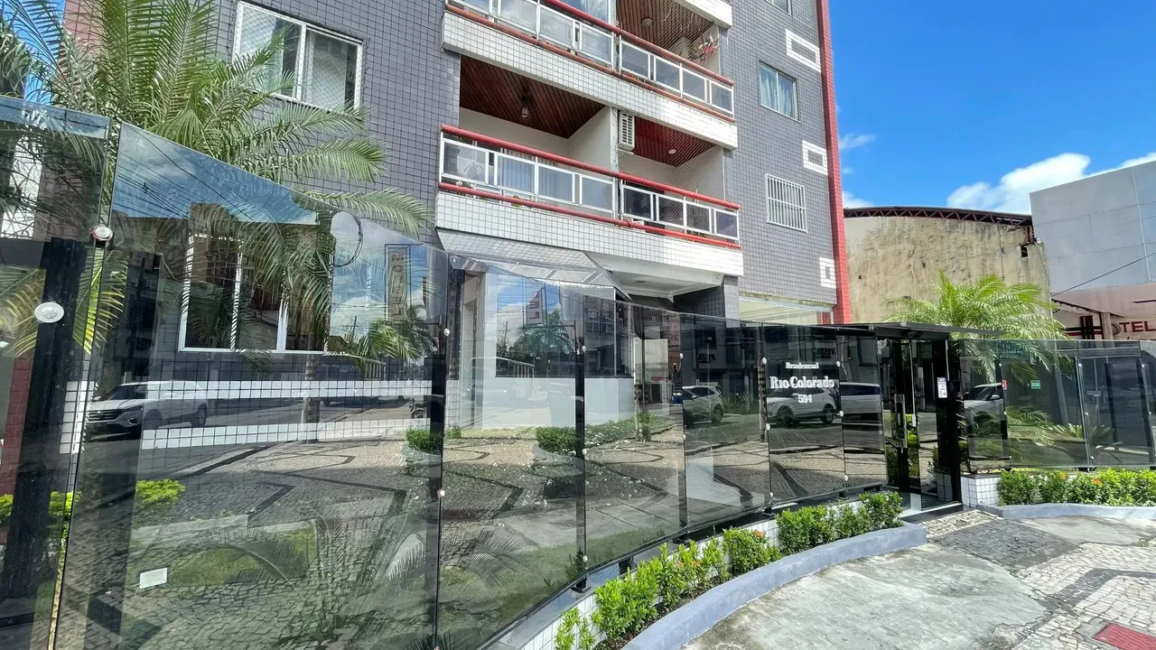 Alugo Apartamento com 3 quartos na Cidade Velha no Ed. Rio Colorado