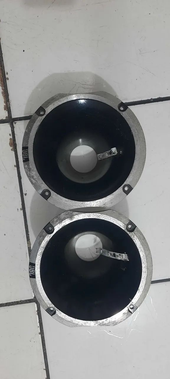 Jarrinho JBL original. 