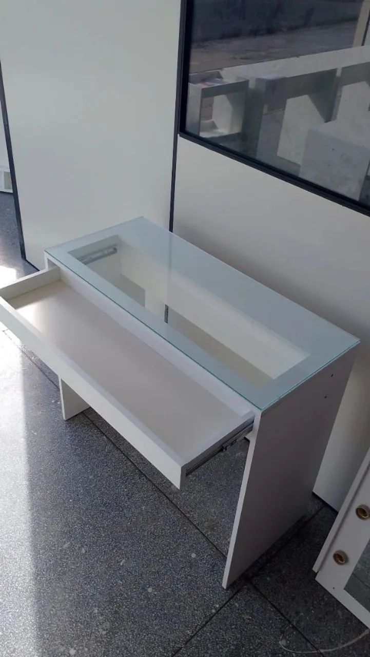 Mesa Gavetão com Tampo de Vidro65576106969474120