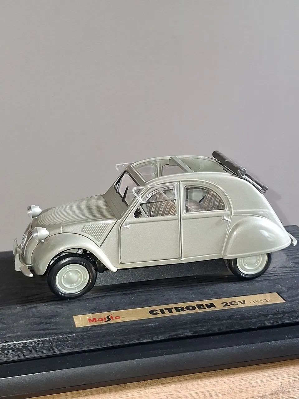 Citroën 2CV 1952 - Maisto 1:18