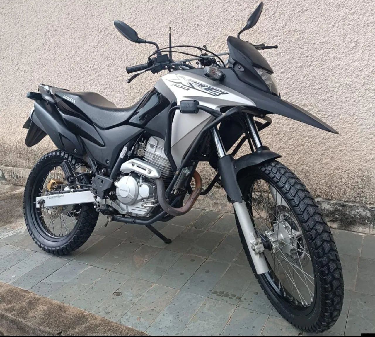 XRE300 Ano 2017, TÔ PEDINDO TABELA FIPE, POREM, VALOR NEGOCIAVEL..LEIA ANUNCIO..