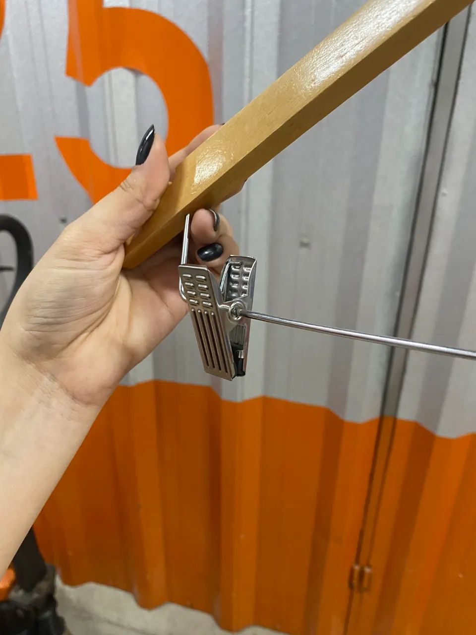 Kit 10 cabides de madeira  - Foto 2