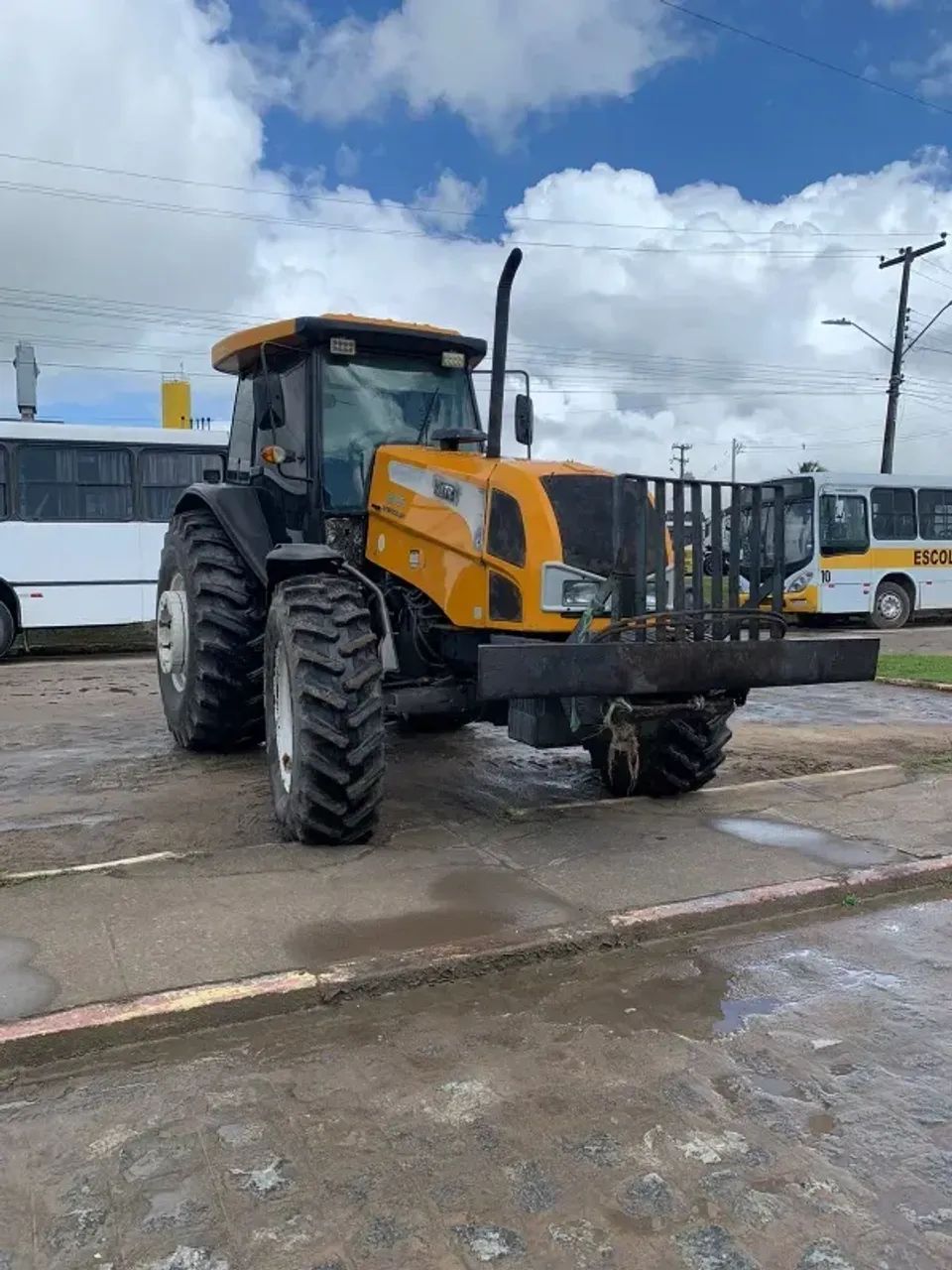 Trator Valtra Bm125i 