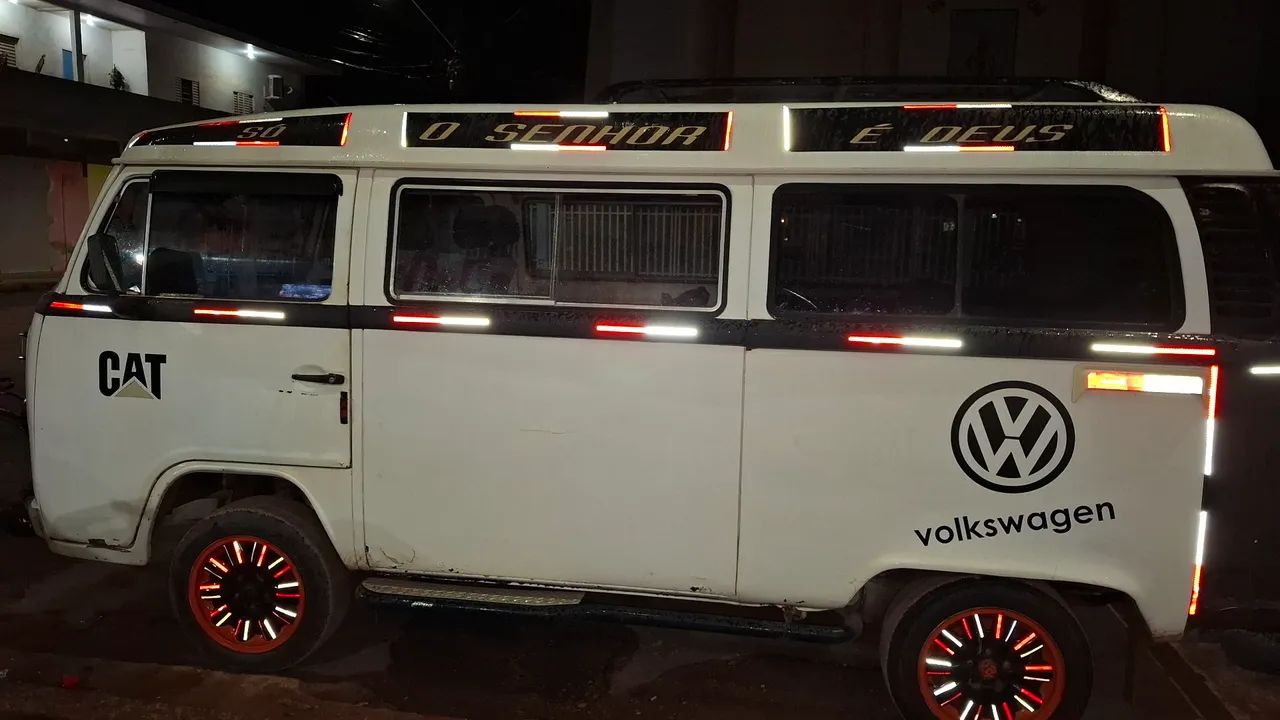 Vendo uma kombi top  - Foto 3